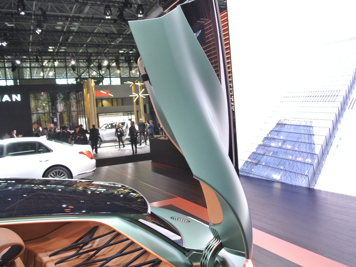 06 Genesis Mint Concept Live