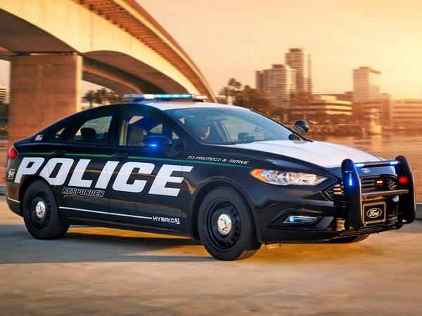 06 Ford Police Responder Hybrid Sedan