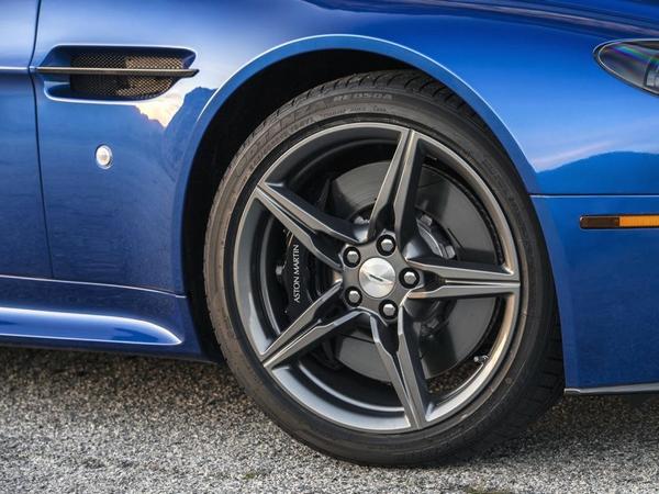 07 2017 Aston Martin V8 Vantage Gts