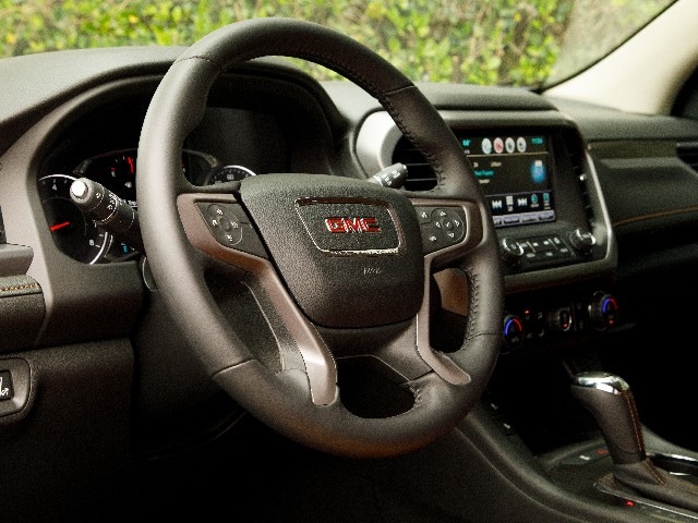 07 2017 Gmc Acadia Comparo
