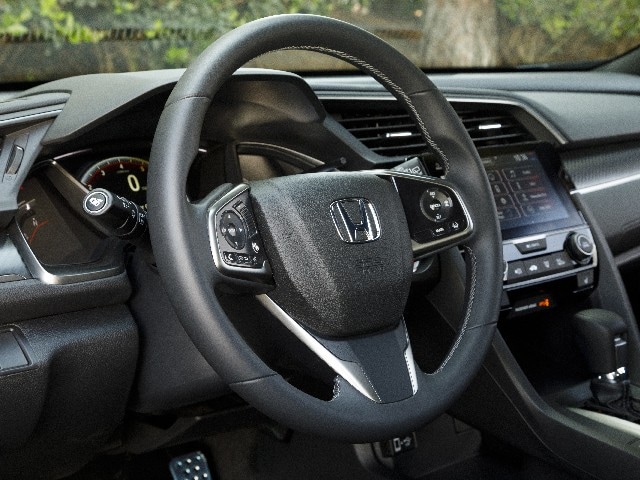 07 2017 Honda Civic Hatch Comparo