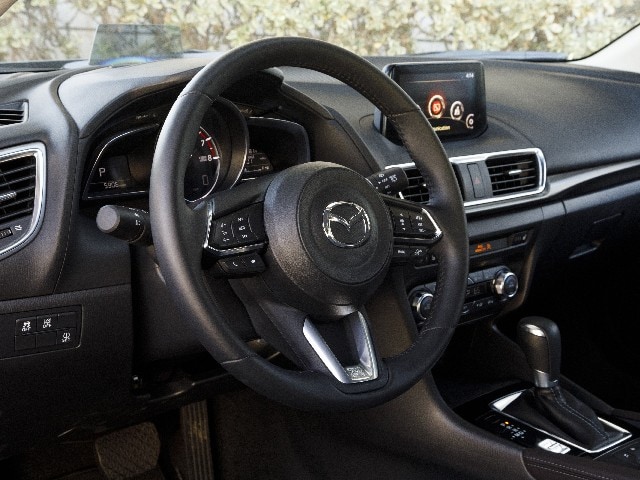 07 2017 Mazda Mazda3 Hatch Comparo