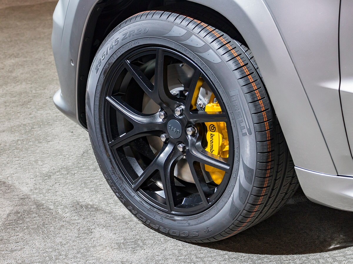 07 2018 Jeep Grand Cherokee Trackhawk NYIAS KBB