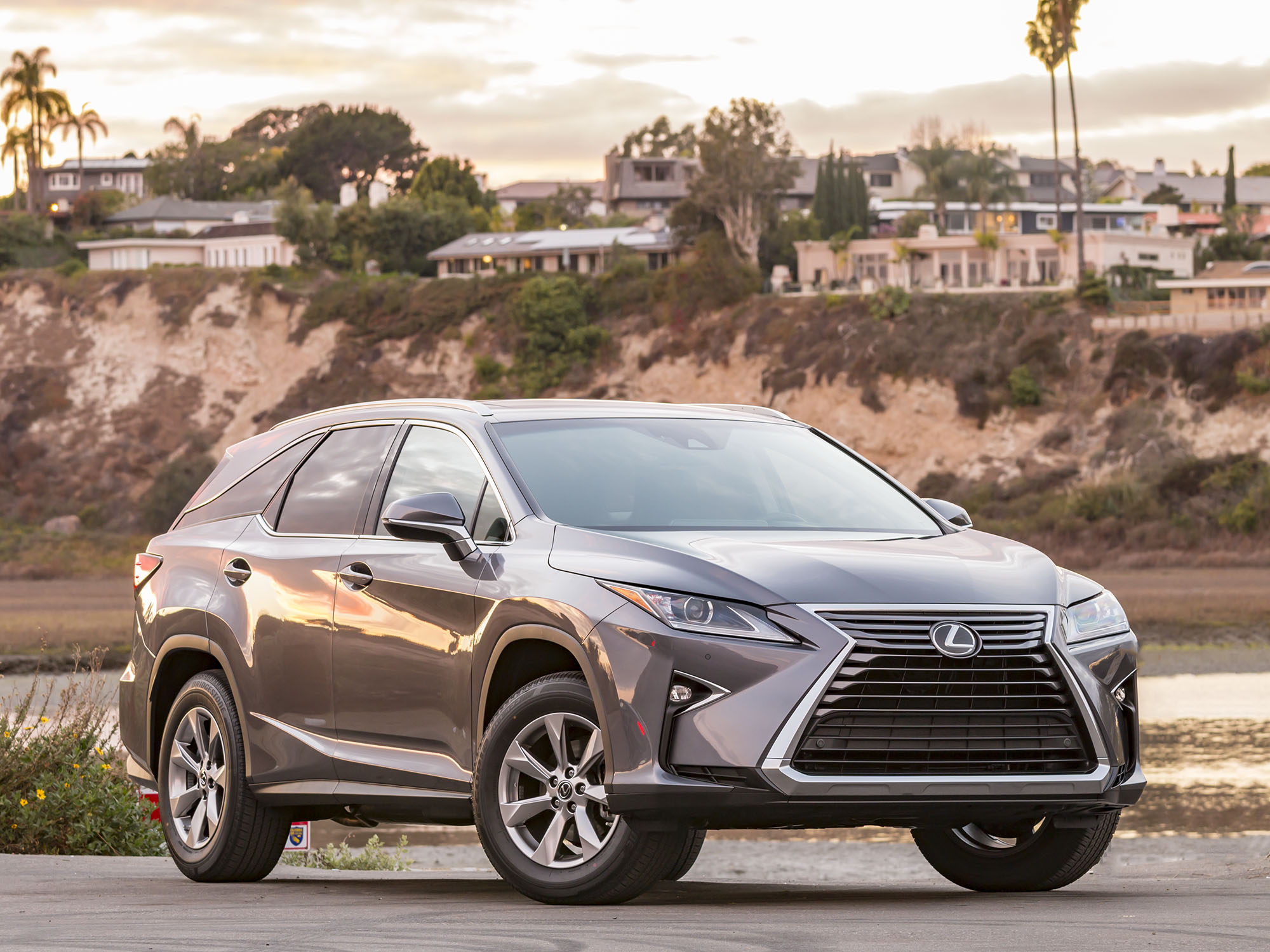 07 2018 Lexus RX 350L Exterior KBB