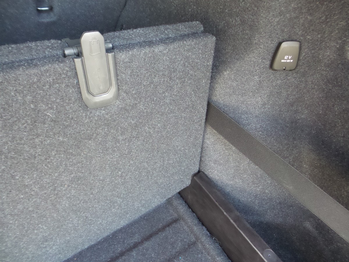 07 2019 Volvo XC40 Cargo Divider