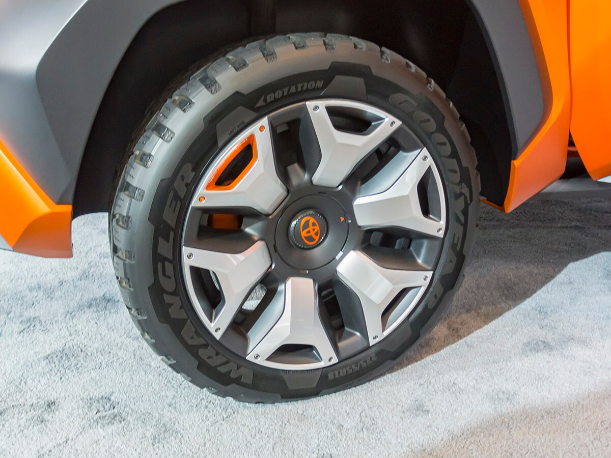 07 Toyota FT 4X Concept NYIAS KBB