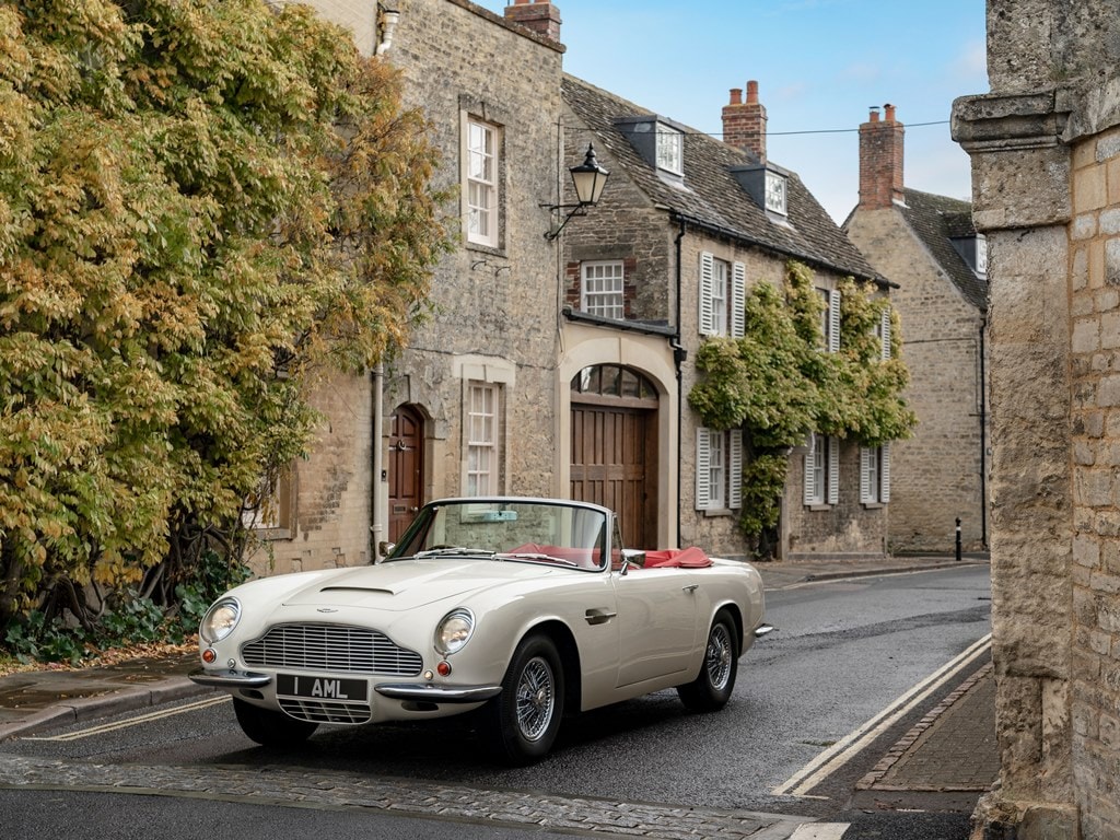 07 Aston Martin Heritage Ev Concept.