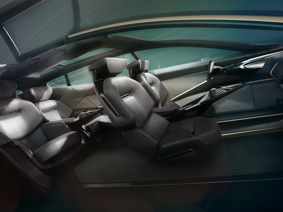 07 Aston Martin Lagonda All Terrain Concept