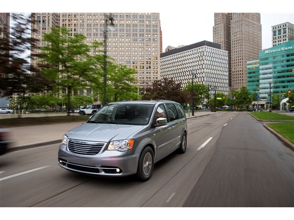 08 2015 Chrysler Town & Country