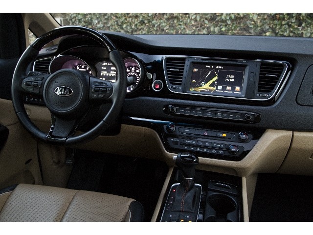 08 2016 Kia Sedona FC 640