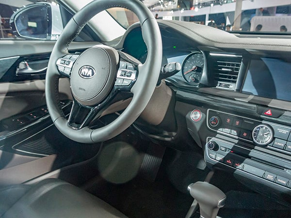 08 2017 Kia Cadenza