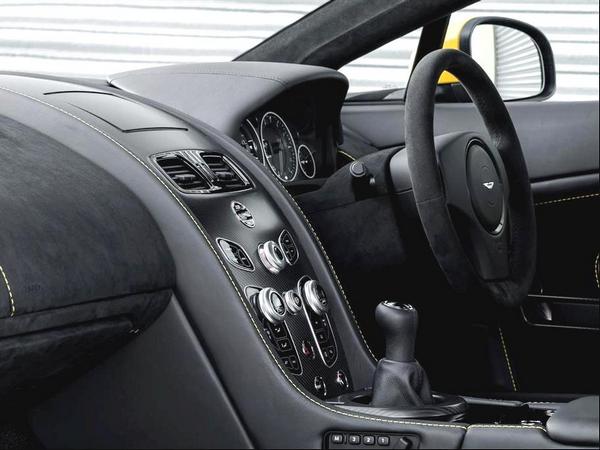 08 2017 Aston Martin V12 Vantage S