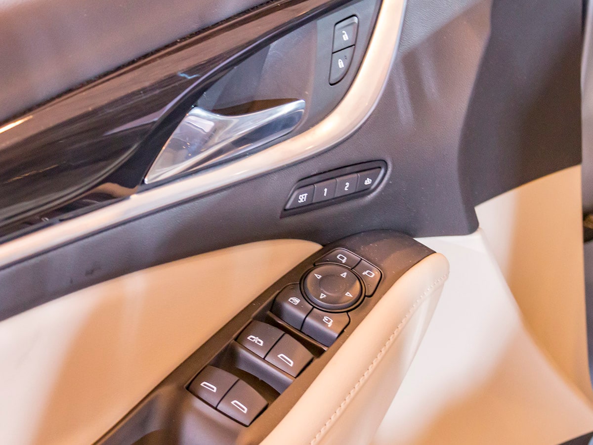 08 2018 Buick Enclave NYIAS KBB
