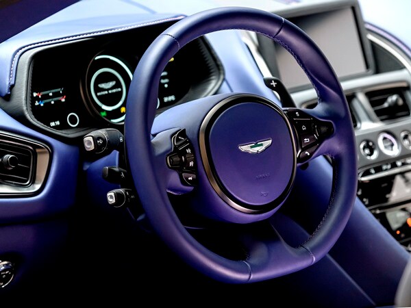 08 2018 Aston Martin Db11 V8