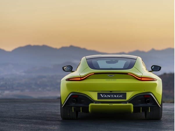 08 2019 Aston Martin Vantage Lime Essence