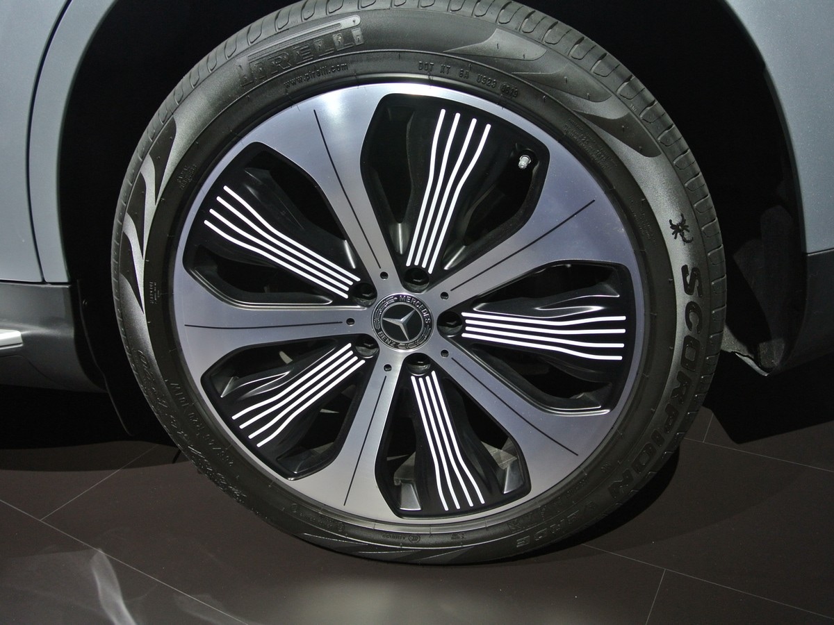 08 2020 Mercedes Benz EQC Live