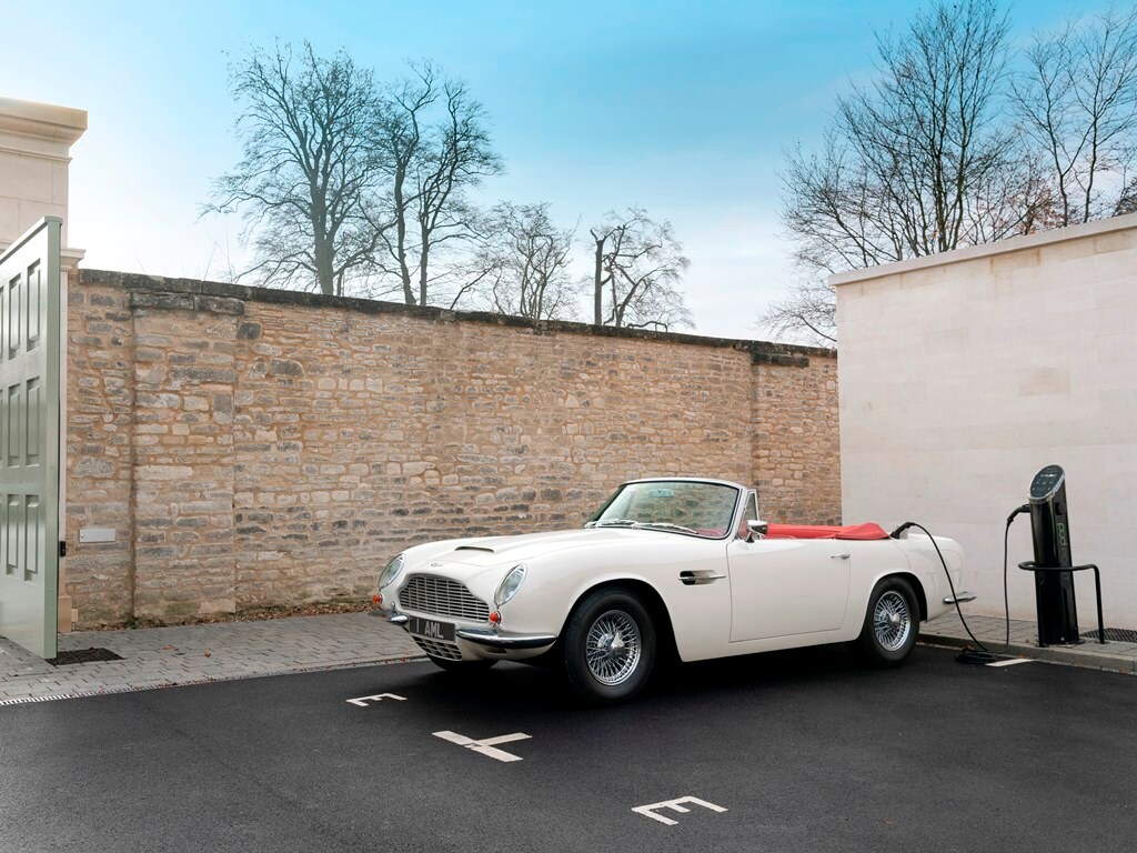 08 Aston Martin Heritage Ev Concept
