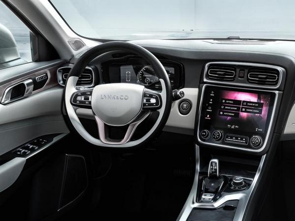08 Lync And Co 01 Suv