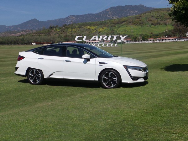 09 2017 Honda Clarity Fuel Cell First Drive