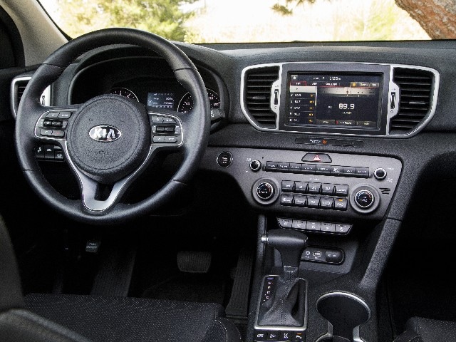 09 2017 Kia Sportage Comparo