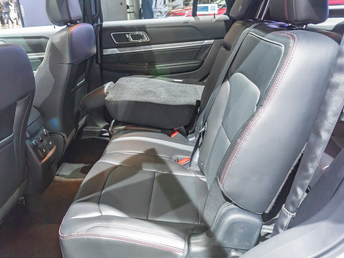 09 2018 Ford Explorer NYIAS KBB