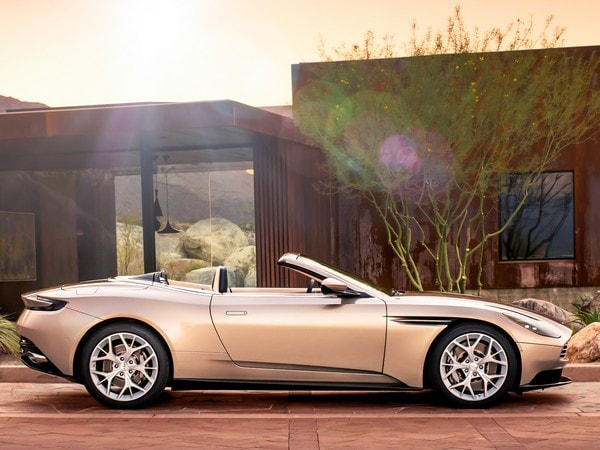 09 2018 Aston Martin Db11 Volante Oem