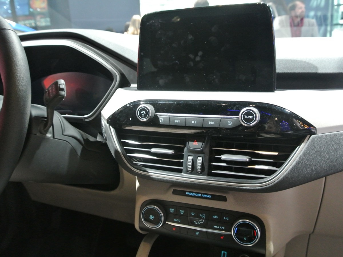 09 2020 Ford Escape Live
