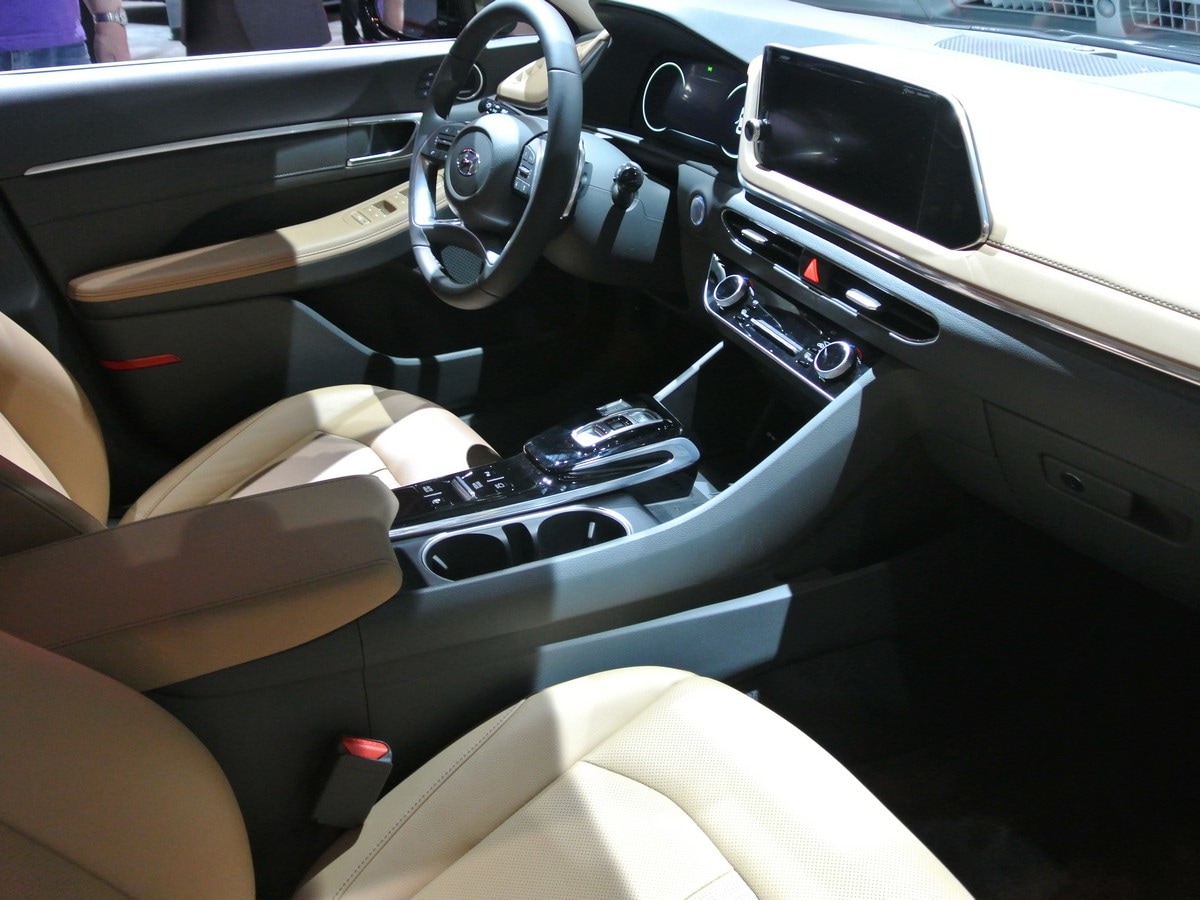 09 2020 Hyundai Sontata Live
