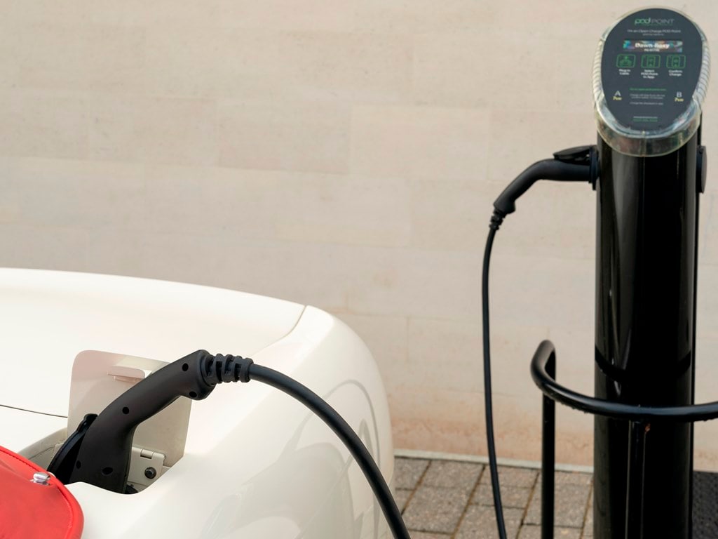 09 Aston Martin Heritage Ev Concept.