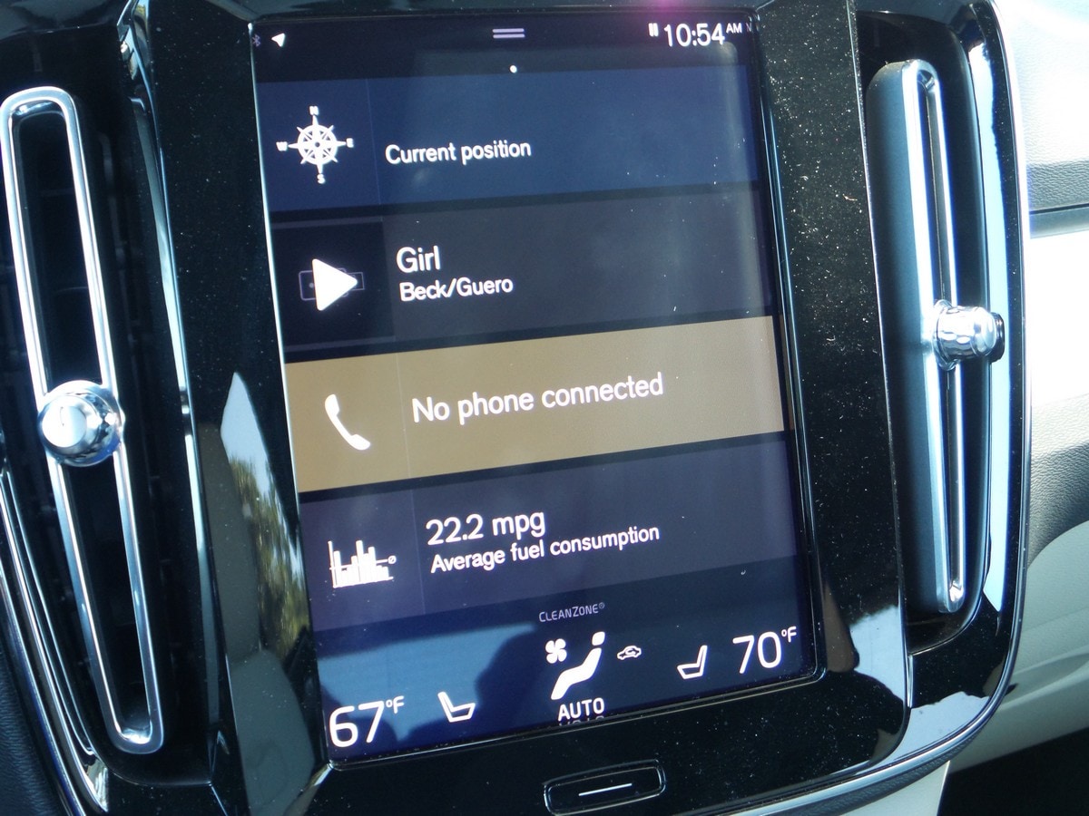 1 2019 Volvo XC40 Climate