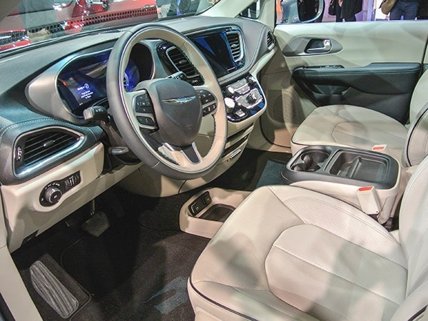 10 2017 Chrysler Pacifica