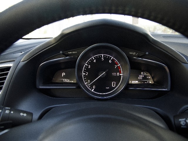 10 2017 Mazda Mazda3 Hatch Comparo