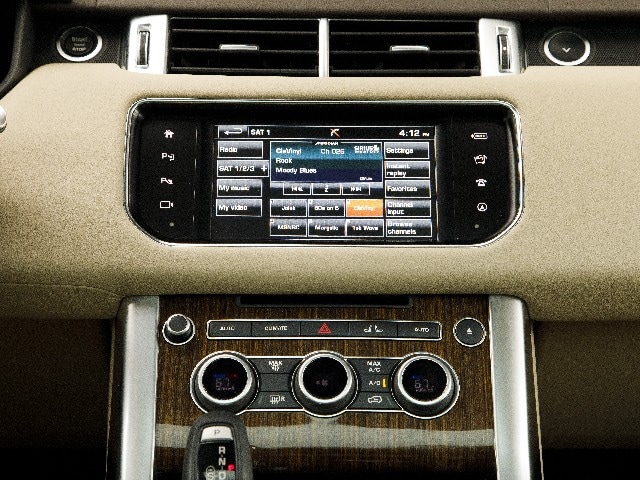 10 2017 Range Rover Sport Comparo
