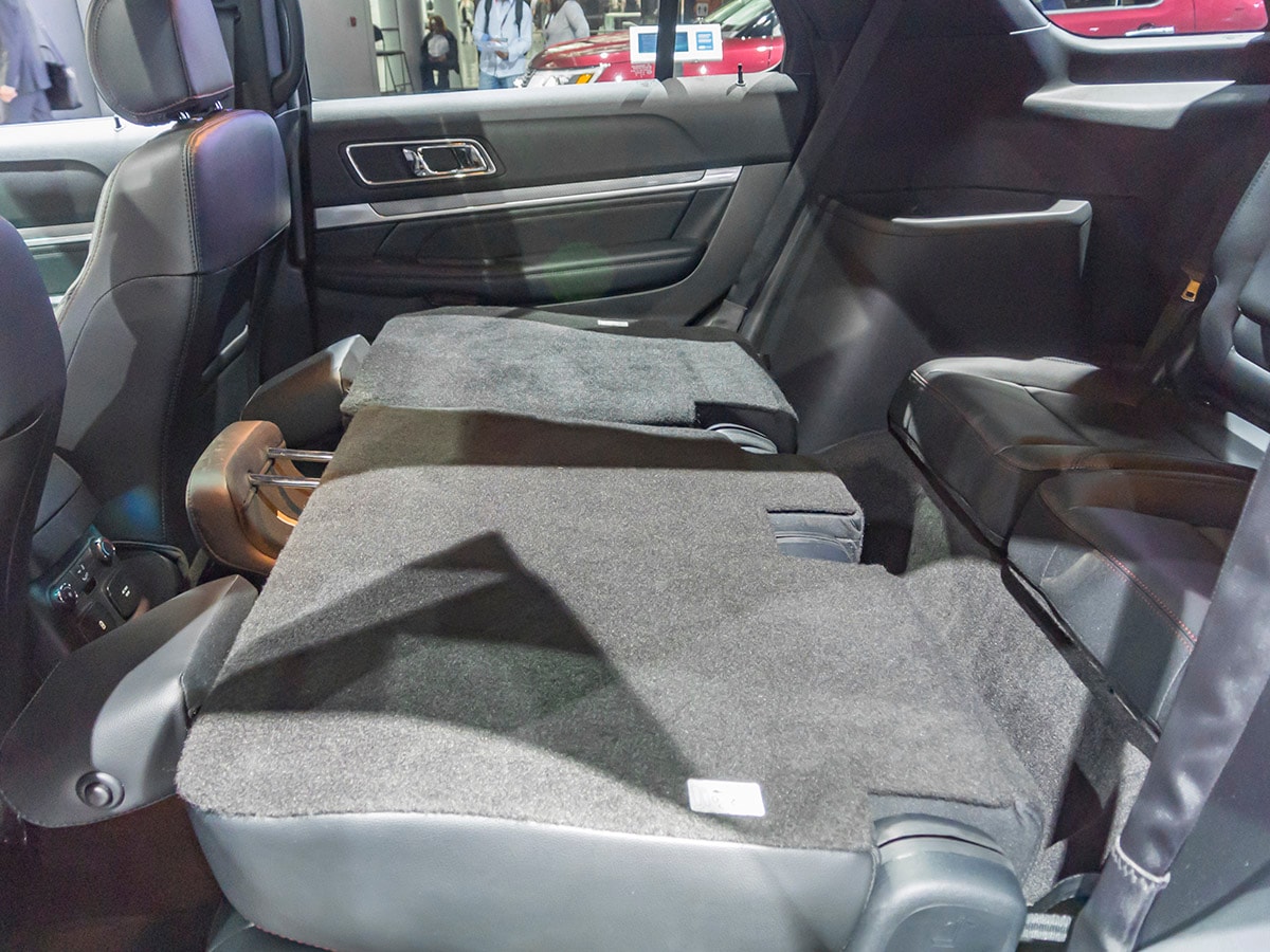 10 2018 Ford Explorer NYIAS KBB