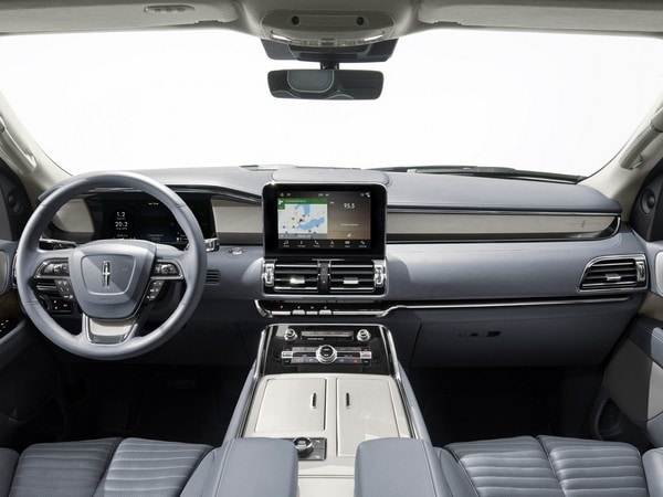 10 2018 Lincoln Navigator Debut