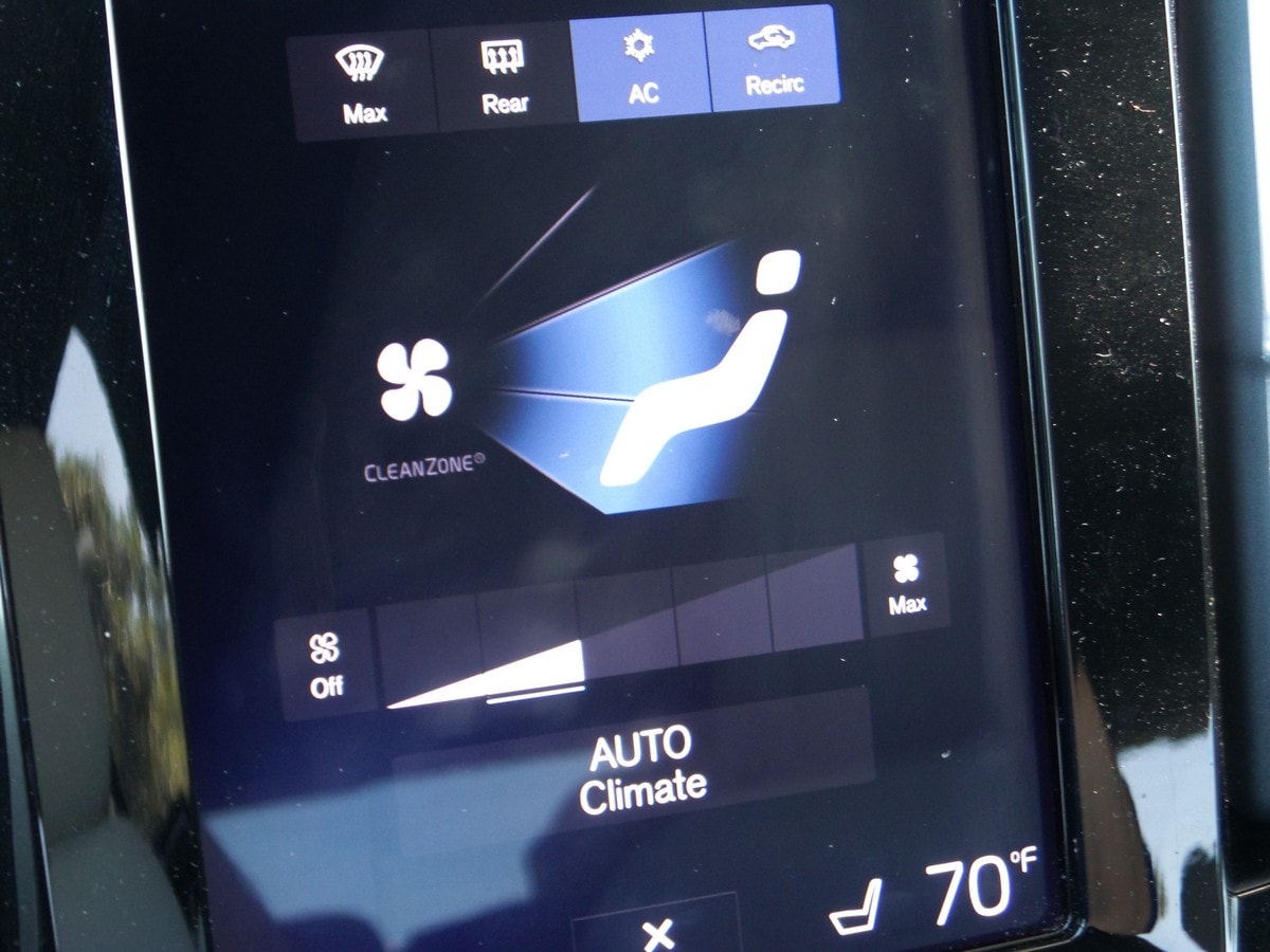 10 2019 Volvo XC40 Climate