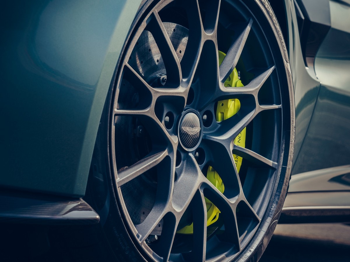 10 2019 Aston Martin Vantage Amr