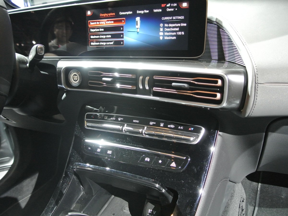 10 2020 Mercedes Benz EQC Live