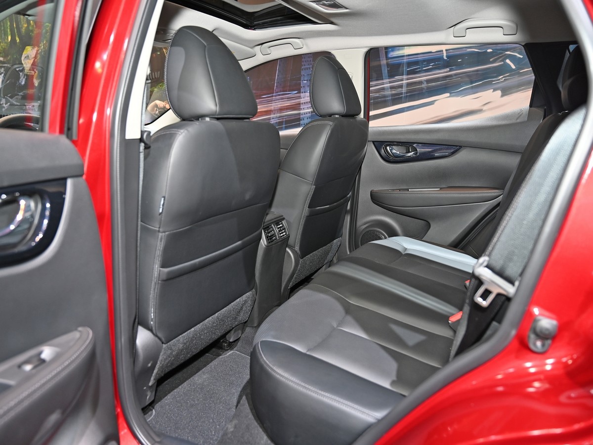 10 2020 Nissan Rogue Sport Cas19