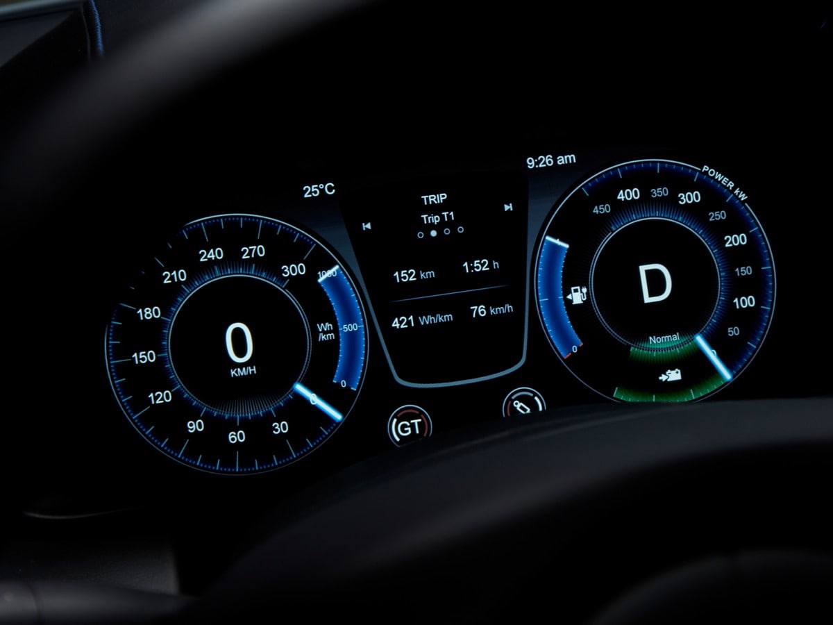 10 Aston Martin Rapide E