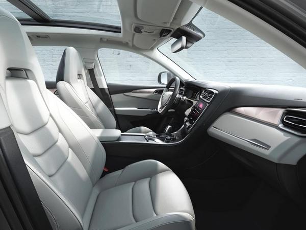 10 Lync And Co 01 Suv