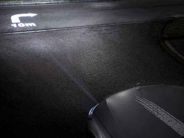 10 Mercedes Benz Digital Lighting