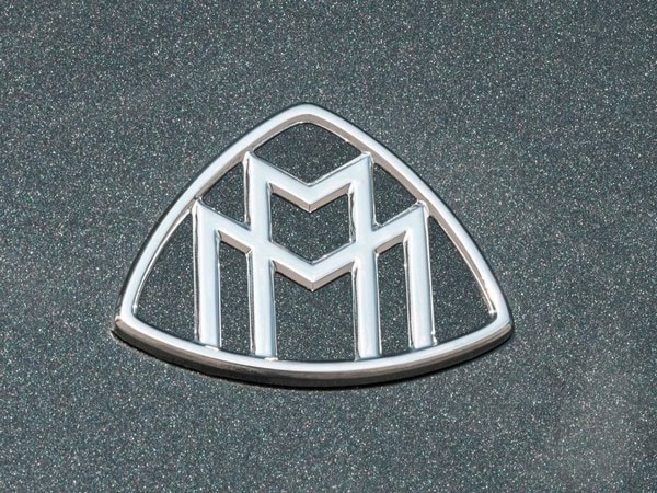 10 Mercedes Maybach Logo