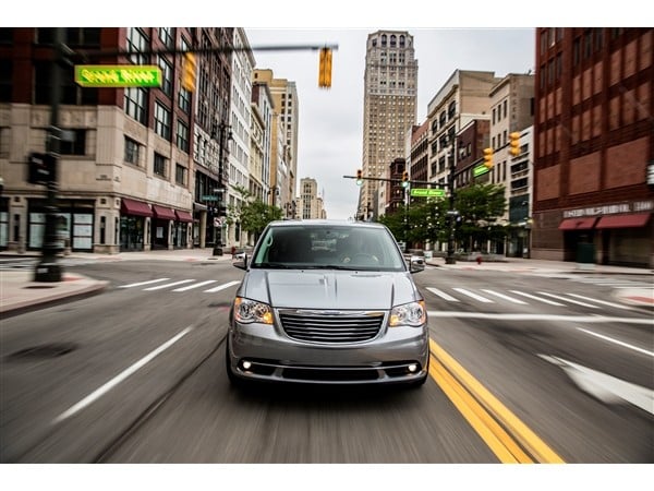 11 2015 Chrysler Town & Country