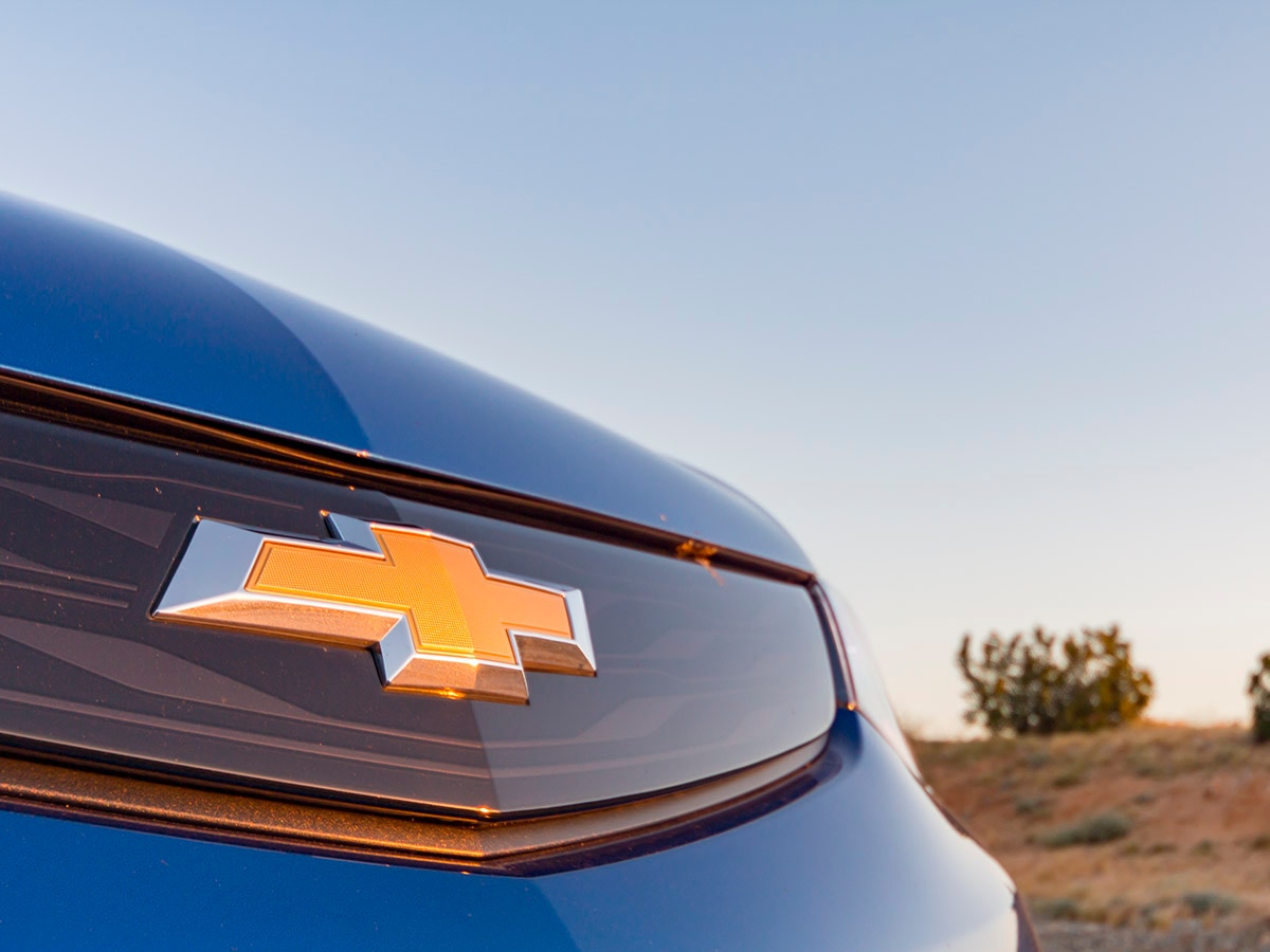 11 2017 Chevrolet Bolt KBB