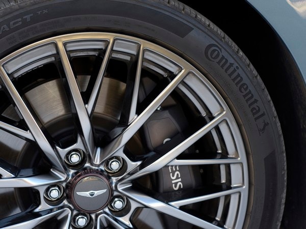 11-2018-Genesis-G80-3.3T-1
