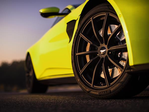11 2019 Aston Martin Vantage Lime Essence