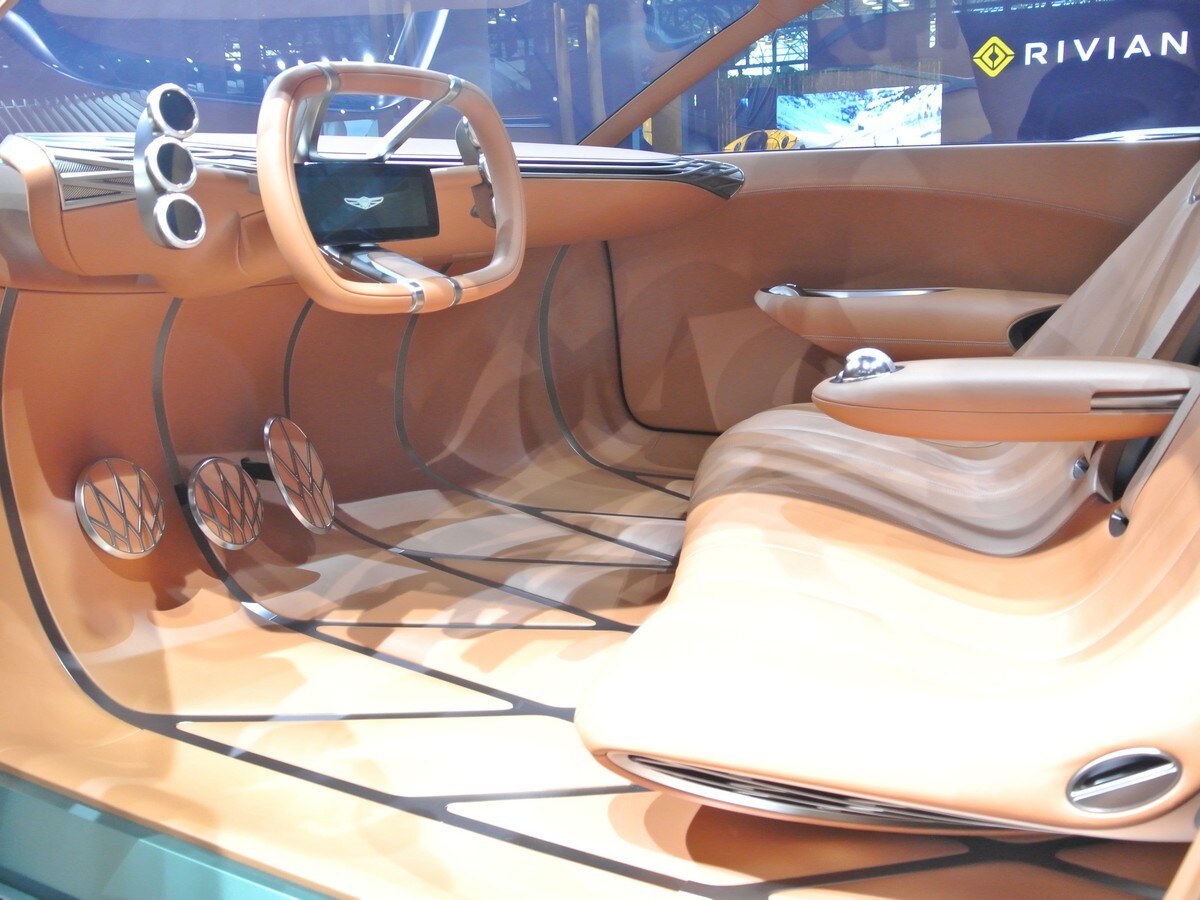 11 Genesis Mint Concept Live