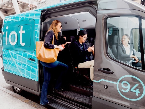 11 Ford Chariot Shuttle Service