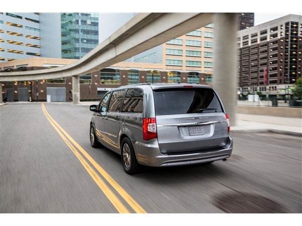 12 2015 Chrysler Town & Country